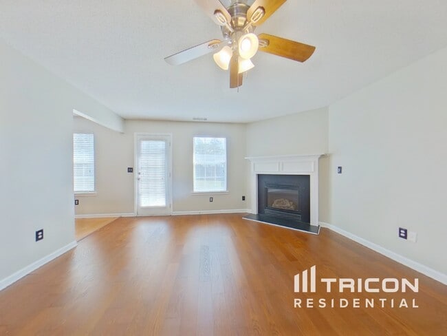 Building Photo - 6985 Borowood Ln