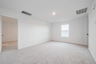 Building Photo - 719-719 Falling Cave Dr