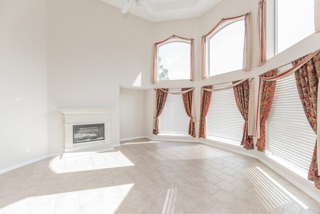 Foto del edificio - 15435 Stoneridge Park Ln