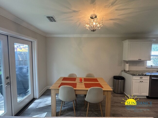 Foto del edificio - Beautiful 3BR/2.5BA Townhome inNiceville-Near Eglin AFB!