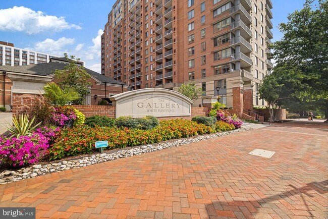 Foto del edificio - 11710 Old Georgetown Rd