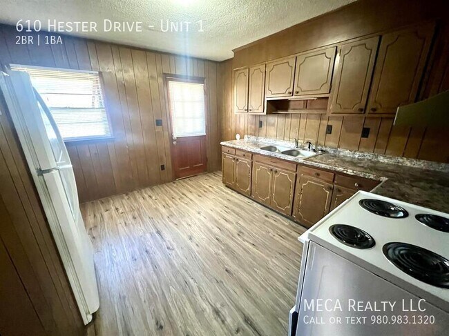 Foto del edificio - 610 Hester Dr