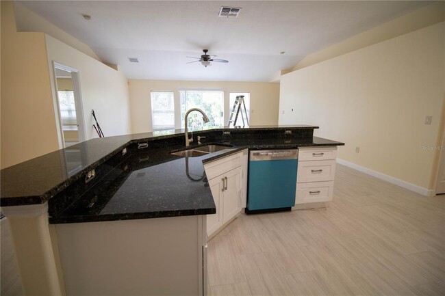 Foto del edificio - 14369 Babylon Way