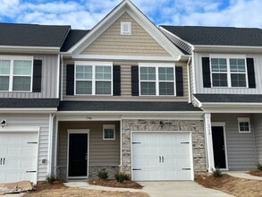 Building Photo - 3748 Yorkshire Pl