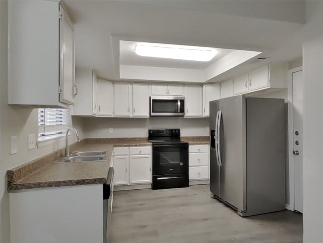 Foto del edificio - 11519 Perry Rd