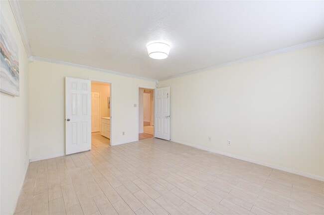 Building Photo - 2915 Blue Mist Dr