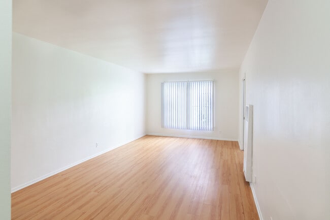 Building Photo - Gayley Manor Apartments