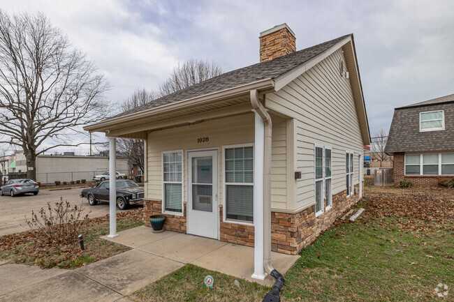 Building Photo - Greenleaf Townhomes