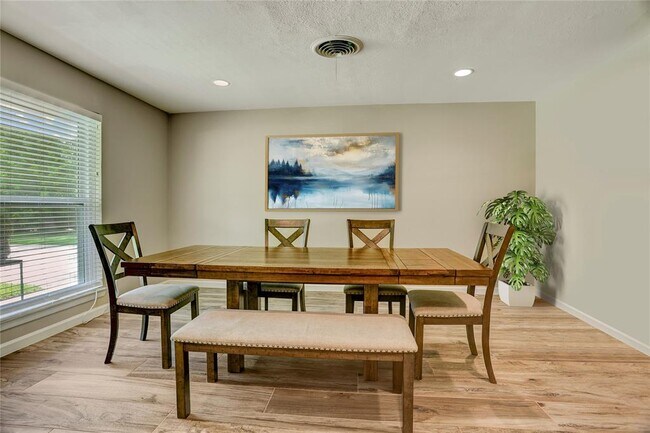 Foto del edificio - 5522 Duxbury St