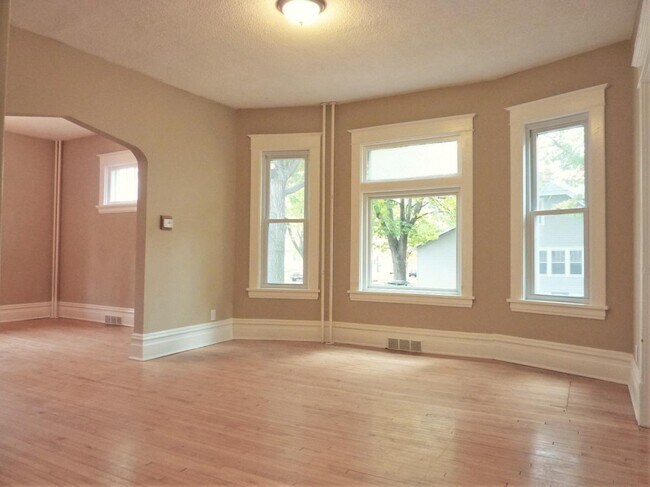 Foto del edificio - 738 Magnolia Ave E