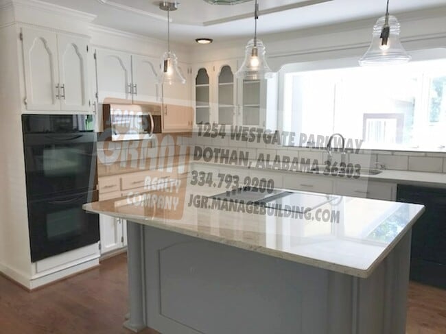 Building Photo - 1604 Haisten Dr