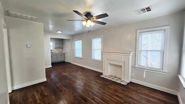 Foto del edificio - 3 Bed Close to Plaza & Paseo Districts