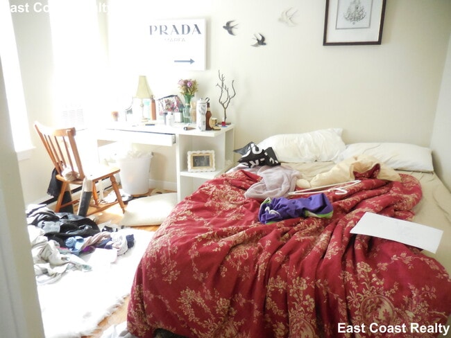 Foto del edificio - 57 Westland Ave