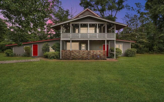 Foto del edificio - UNFURNISHED - 2 Bed 2 Bath + HUGE BONUS in a wooded oasis - NO HOA - off Middle Sound Loop