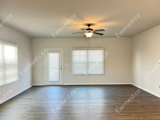 Building Photo - 3637 Hawthorne Terrace
