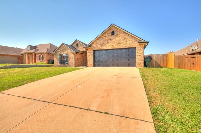 Building Photo - 10811 Blue Sky Dr