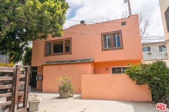 Building Photo - 1004 1/2 N Ogden Dr