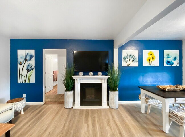Electric Fireplace - 1302 Ross Ln N