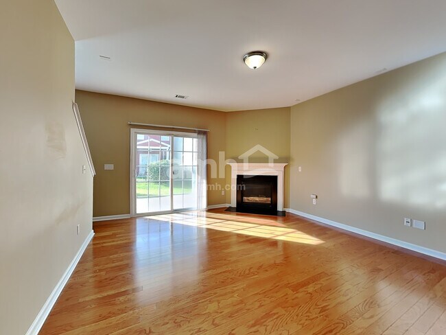 Building Photo - 113 Pin Oak Court