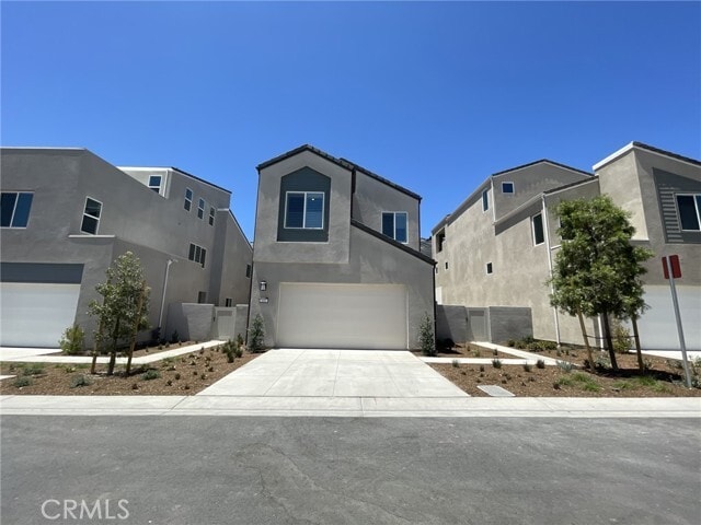 Building Photo - 105 Sawbuck