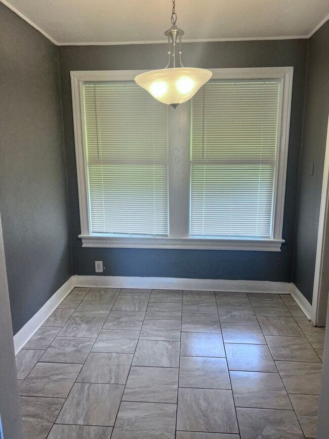 Building Photo - 2 Bedroom Home for Rent!