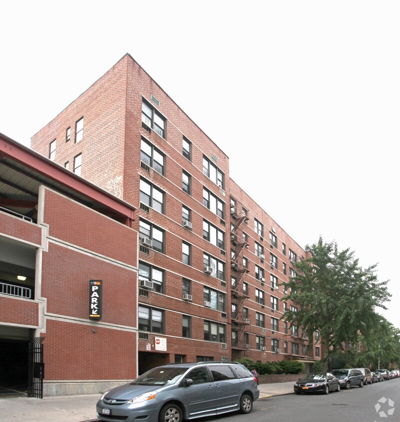 Primary Photo - Shorefront Apartments