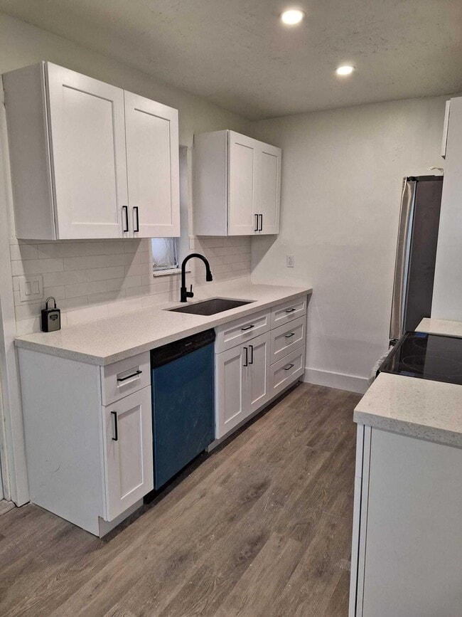 Foto del edificio - 1000 W 1st St