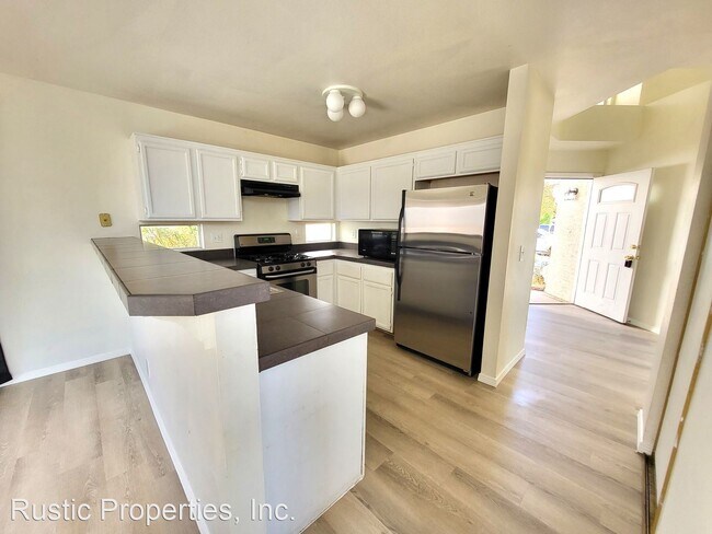 Building Photo - 3 br, 2.5 bath House - 5811 Commodore Cove...