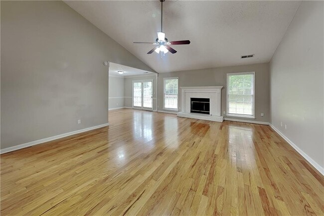 Building Photo - 4620 Hampton Square Dr