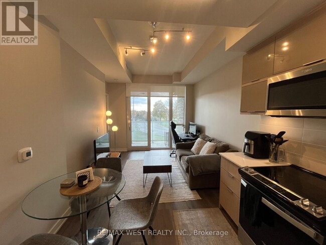 Building Photo - 10 Deerlick Ct