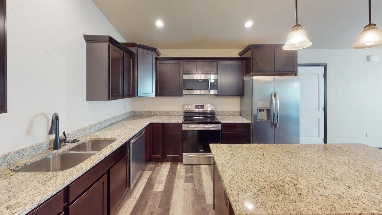 Primary Photo - Stylish Living in a 3-Bed, 2-Bath Townhome...