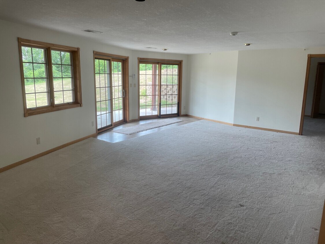 Living room - 12734 410th St