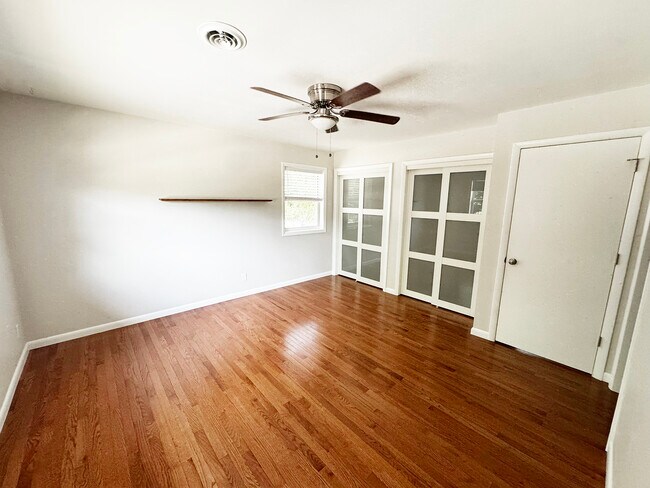 Foto del edificio - 118 Green Meadows Dr