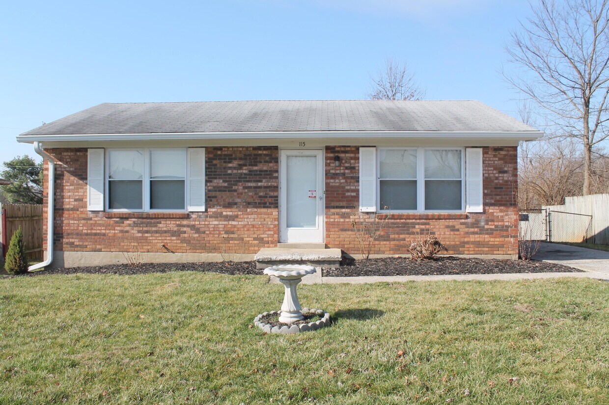 Primary Photo - 115 Queensway Dr