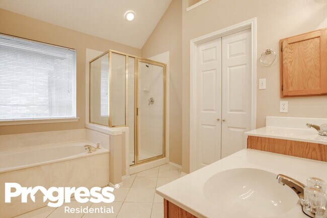 Building Photo - 1806 Dartbrook Dr