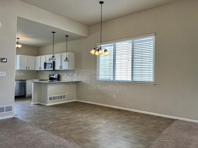 Building Photo - 6280 San Mateo Dr