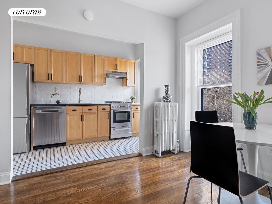 Foto del edificio - 302 Lafayette Ave