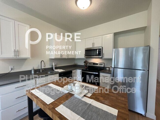 Foto del edificio - 22025 NE Halsey St