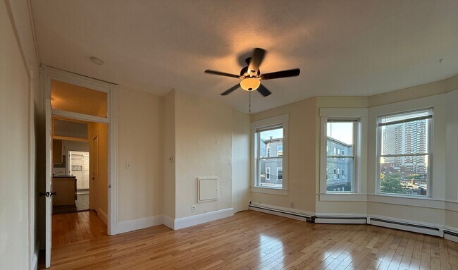 Building Photo - 34 Calumet St