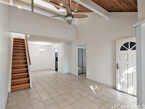 Building Photo - 328 Mananai Pl