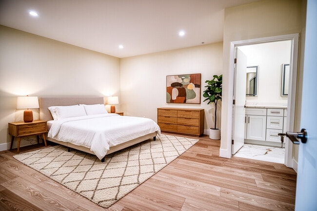 Foto del edificio - 13920 Moorpark St