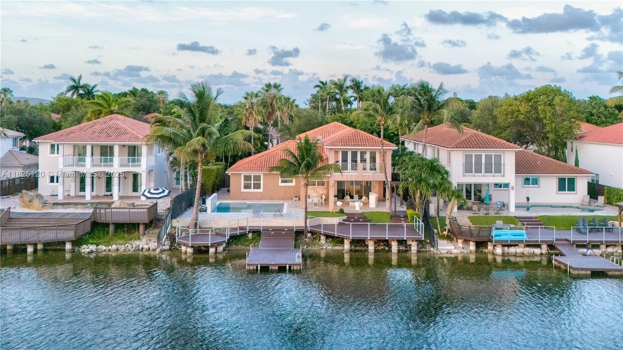 Foto principal - 6822 NW 112th Ave