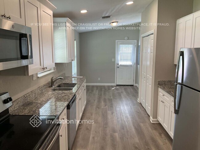 Foto del edificio - 738 Sheppard Rd