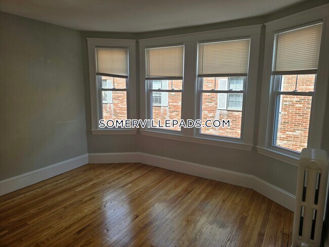 Building Photo - 156 Summer St