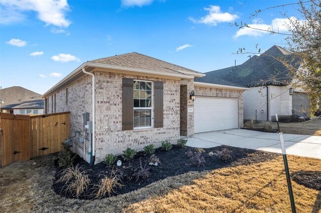 Building Photo - 204 Grn Knl Ln