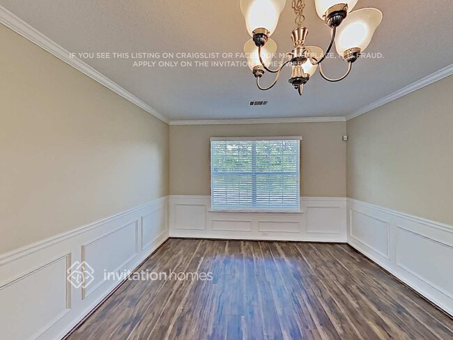 Building Photo - 1457 St George Pl