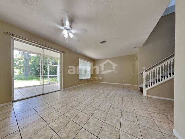 Foto del edificio - 2804 Spring Meadow Dr