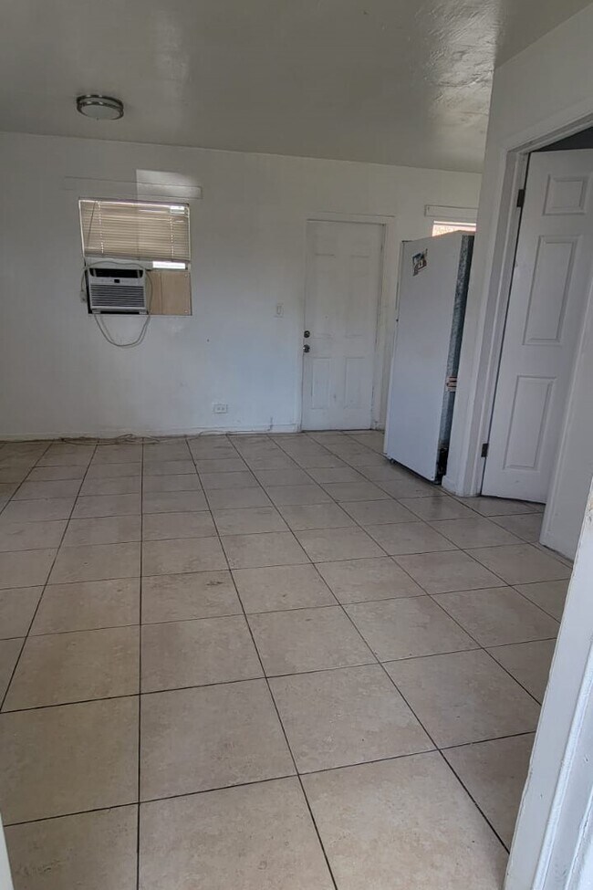 Foto del edificio - 145 SW 5th Ct