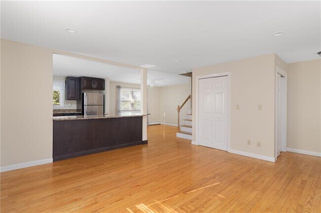 Foto del edificio - 9 Chestnut Hill Rd
