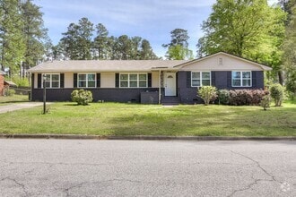 Building Photo - 2906 Stratford Dr